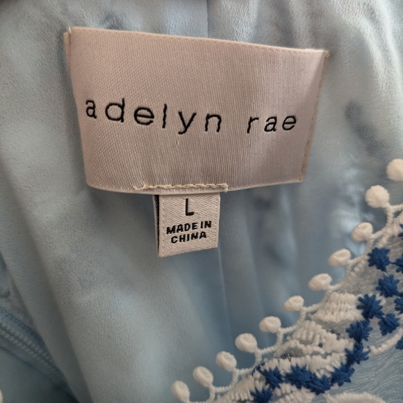 Adelyn Rae Floral Embroidered Lace Midi Dress Size L Blue/White - Picture 3 of 8